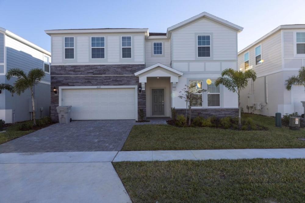 Spacious 10 Bed Pool Home with Game Room- home